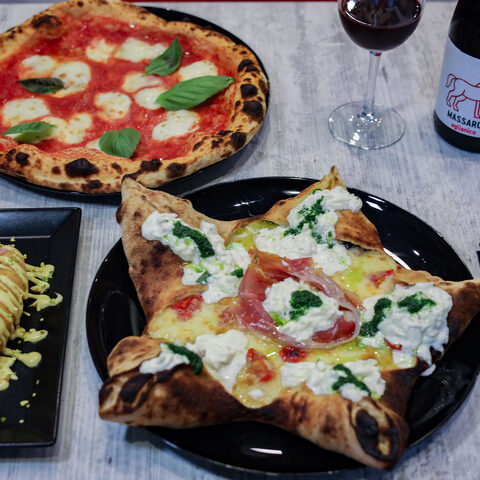 Gallery Fatte’Na Pizza 13